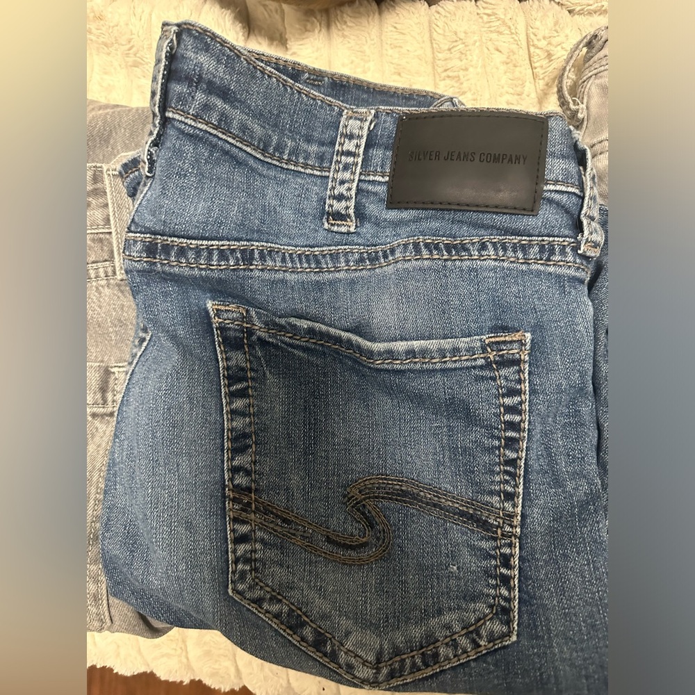 Lightly used Men’s Jeans.
